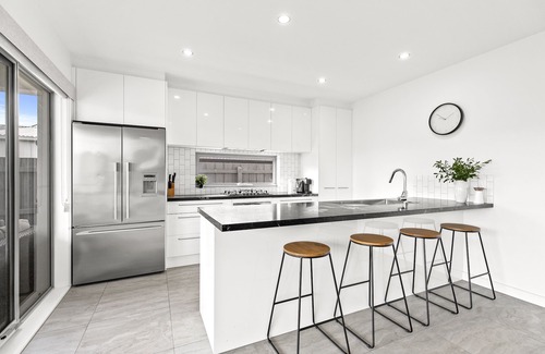 Dromana Casa | Sea Breeze The perfect holiday home for 2 families, footsteps from the beach