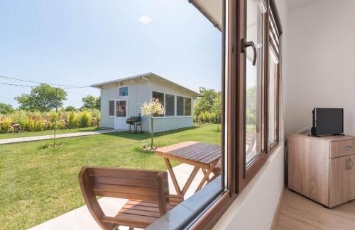 Ezerets Casa | Sea Breeze Vacation House I BBQ & Jacuzzi