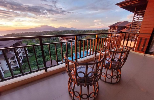 Morong Apartamento | Sea Breeze Verandas at Anvaya Cove Penthouse Unit with Complete Sea View