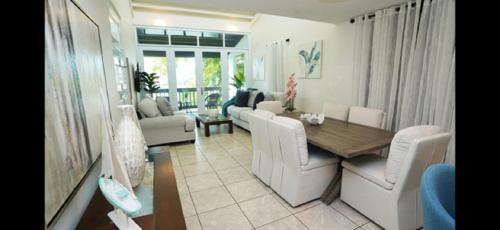 Sardinera Apartamento | Sea Breeze Villa