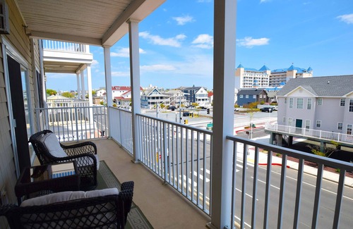 Ocean City Condominio | Sea Bright 205-Bayside Downtown, Free WiFi, Elev, W/D, AC