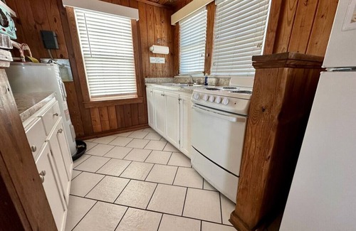 Kill Devil Hills Cabaña | Sea Captain's Cottage 3 (Oceanfront Cottage Court)