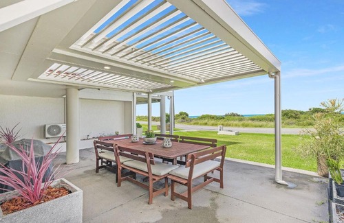 Caves Beach Casa | Sea Caves