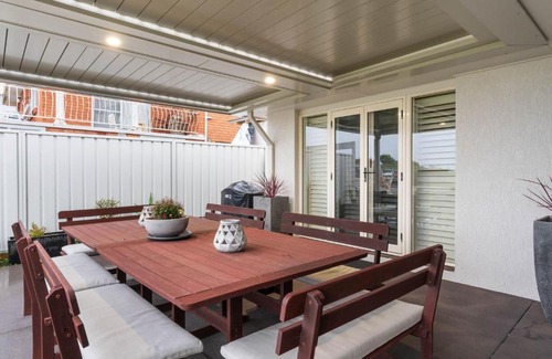 Caves Beach Casa | Sea Caves