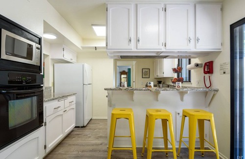 Campanil Casa | Sea Change - Hendry's Beach Hideaway