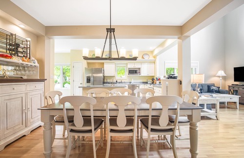 Bethany Beach Casa | Sea Colony Tennis townhouse with screened porch basketball, pool, & gym