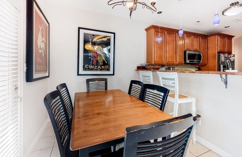 Bethany Beach Casa | Sea Colony Tennis townhouse with fireplace, gym, & basketball court