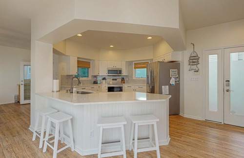 Bethany Beach Casa | Sea Colony Tennis house with tennis court, basketball court, gym, & sauna