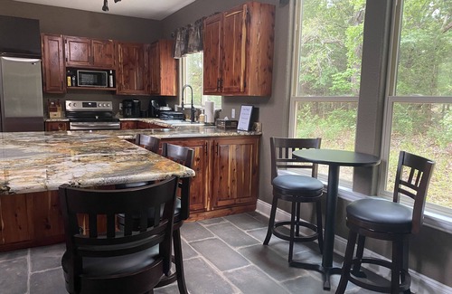 Pottsboro Casa | Sea Dog's Fish Camp and Tavern