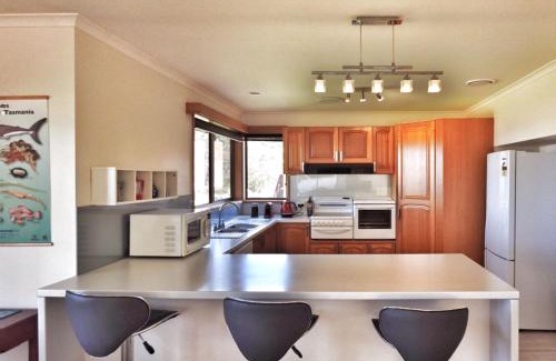 Surveyors Bay Casa | Sea Eagle at Roaring Beach