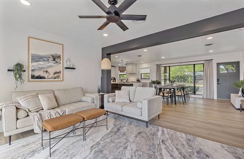 Arlington Park Casa | Sea Esta | Private Saltwater POOL + Putting Green!