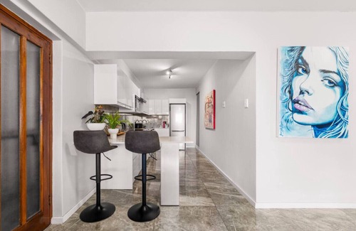 Sea Point Apartamento | Sea-Facing Apartment at Adelphi Galleria, Seapoint