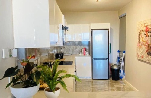 Sea Point Apartamento | Sea-Facing Apartment at Adelphi Galleria, Seapoint