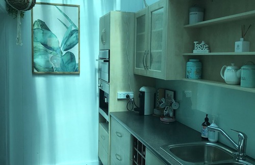 Port Vincent Apartamento | SEA FOREVER cosy seaside apartment metres to beach shops and dining