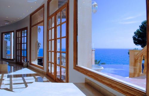 Calvia Villa | VILLA FRENTE AL MAR, JACUZZI, PLAYA A 4 MINUTOS MUCHOS EXTRAS