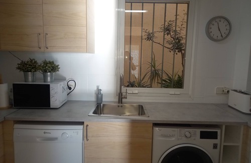 Sitges Apartamento | Apartamento en Sitges, 1ª linea de mar, wi-fi gratis, aire ac. y piscina comunit