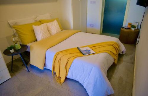Kalkara Apartamento | Sea Front Studio with Valletta Views