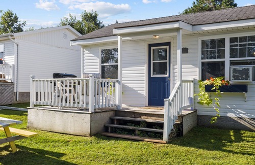 York Cabaña | Sea Glass, 2 BRs, Living, Kitchen & a Patio