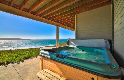 Dillon Beach Casa | Sea Glass! AMAZING VIEWS! On the Bluff! Walk to Beach! Hot Tub! BBQ! Fast WiFi! A Dillon Beach Jewel!