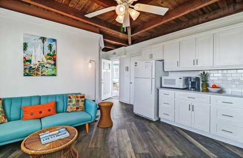 Fernandina Beach Apartamento | Sea Glass Cottage #3 | Renovated | Beachfront w/Dune Views | Outdoor Courtyard