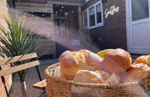 Seaham Casa | Sea Glass Cottage - Luxury hotel style 3 bed with hot tub