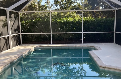 Sanibel Cabaña | Sea Glass Cottage - Newly renovated, steps from Nerita Beach with heated pool!