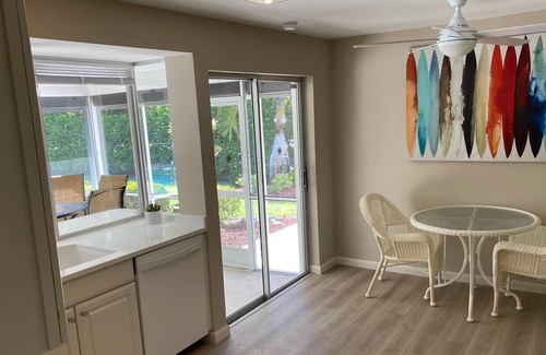 Sanibel Cabaña | Sea Glass Cottage - Newly renovated, steps from Nerita Beach with heated pool!