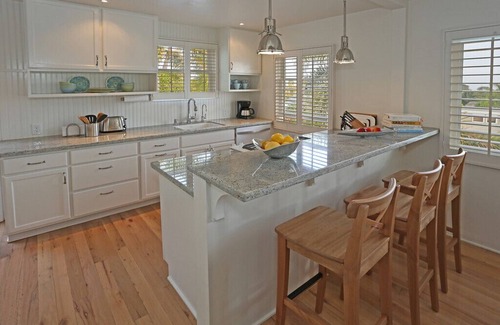 East Mesa Casa | Sea Glass Cottage - Fresco, fresco y divertido en la mesa