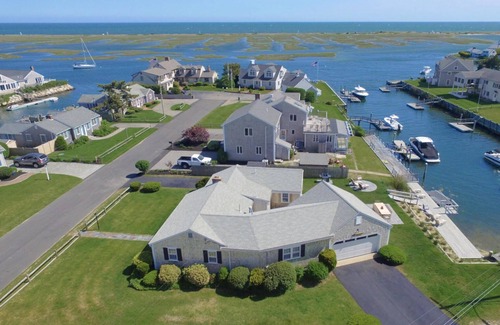 West Dennis Casa | "Sea Gypsy" Waterfront recientemente renovado, hermosas vistas, muelle, playa!