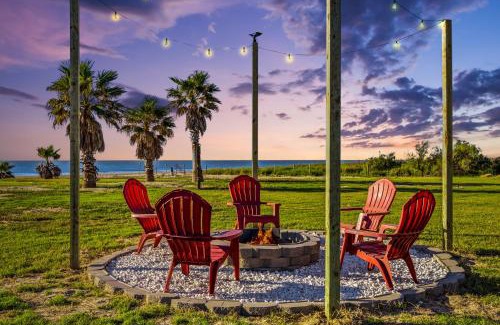Port Bolivar Casa | Sea Height Spacious 4BR Getaway! Gulf Views & Gameroom Fun
