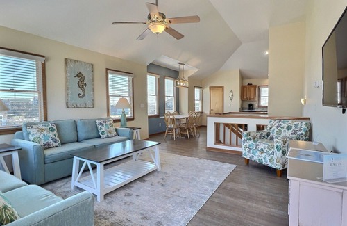 Hatteras Island Cabaña | Sea Horse- Oceanside- Only a short Walk to Beach- Community Pool & Spa