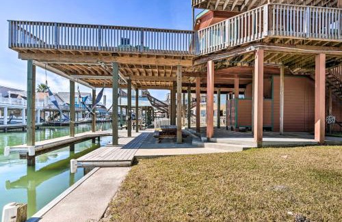 Galveston Casa | Sea Isle Galveston Getaway Less Than 1 Mile to Beach!