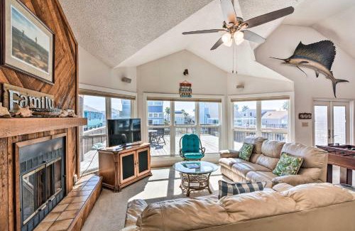 Galveston Casa | Sea Isle Galveston Getaway Less Than 1 Mile to Beach!