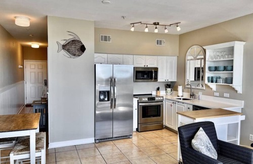 Gulf Place Condominio | Sea La Vie Cabanas Condo #308 4 Pools, Private Beach Access, Hot Tubs, Shopping