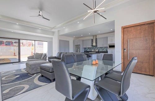 Las Conchas Casa | Sea La Vie: Come and enjoy the stunning beach views from this luxurious home