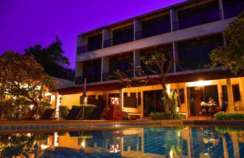 Hua Hin Hotel | Sea Memories White Sand Beach Hotel