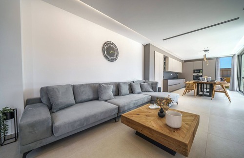 Makrys Tichos Villa | Luxury Villa with Private Pool / Walk to the Beach & Near Chania / Games Room