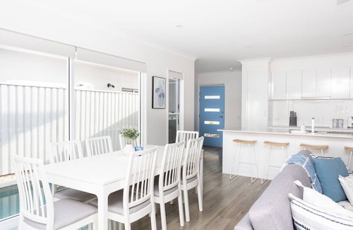 Kingscliff Casa | Sea Poppy - Beachside 4 Bedroom home with pool