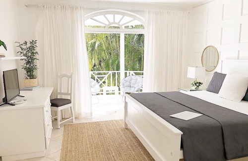 Sunset Crest Cabaña | Villa Boutique con piscina, a pie de playa (Villa B)