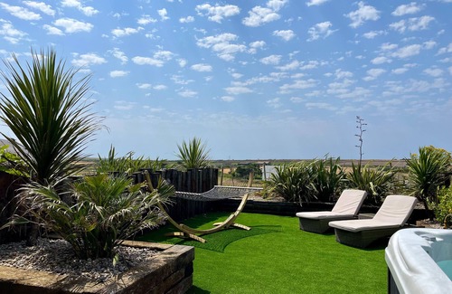 Penzance Cabaña | SEA SCAPE, pet friendly, luxury holiday cottage in Sennen