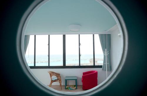 Eluan Cama Y Desayuno | Sea Shore Hotel