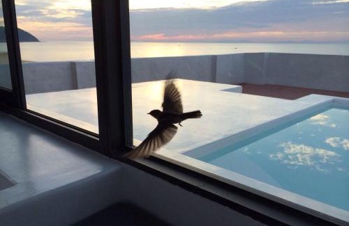Eluan Cama Y Desayuno | Sea Shore Hotel
