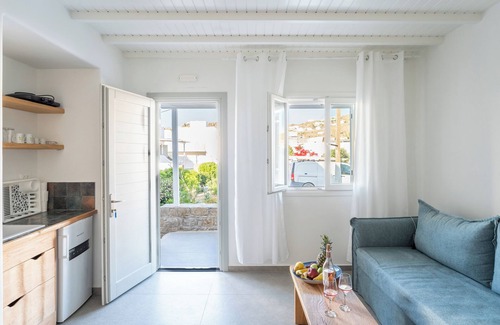 Ornos Hotel | SEA SIDE APARTMENTS IN ORNOS BEACH