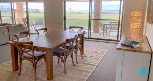 Caves Beach Casa | Sea Sounds