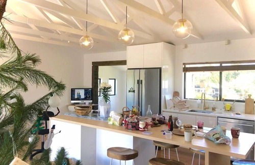 Oneroa Casa | Factor XOX:) ¡Vacaciones puras en la isla Waiheke!