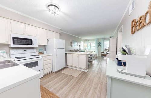 Morehead City Condominio | SeaSpray 241 Located in an Oceanfront Complex Great Ocean Views