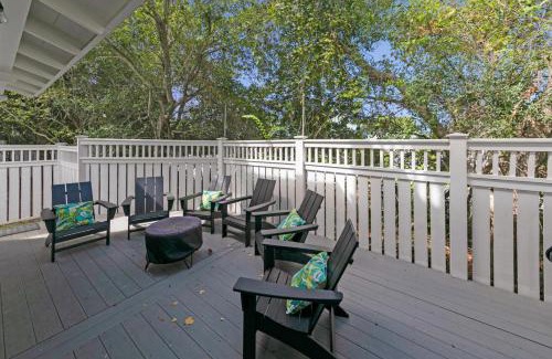 Seagrove Beach Casa | Sea Suite - Large hot tub with an easy walk to the beach