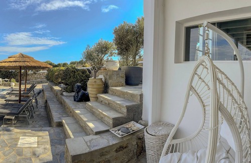 Kalafatis Villa | VILLA DEL MAR Y EL SOL. Una propiedad con personalidad a 200 metros de la playa