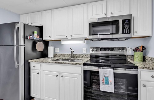 Litchfield by the Sea Condominio | Sea, Sun, & Sand renovated 1-bed/1 bath oceanfront condo at Bridgewater