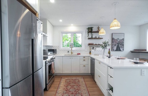 Campbell River Casa | Sea,Sunrises,Sauna | Oceanfront Luxurious Retreat